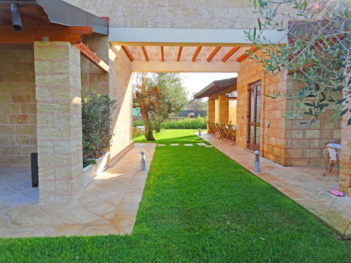 Biancolivo In Salento Bed & Breakfast